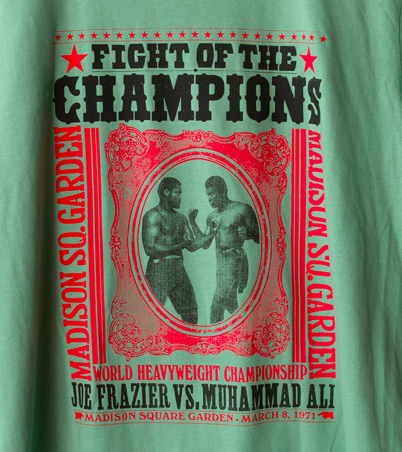 Champions Ali against frazier / Tshirt sauge – Image 2